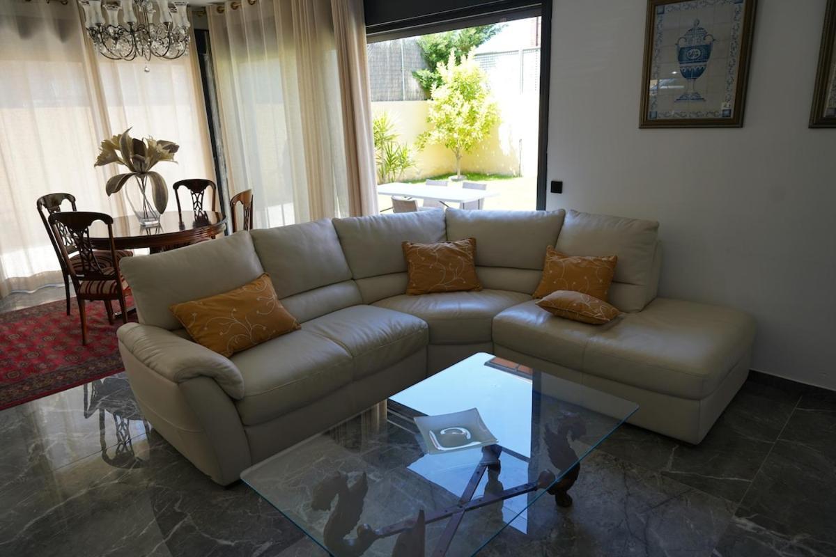 Casa Completa De Lujo Con Jardin Y Piscina Compartida *