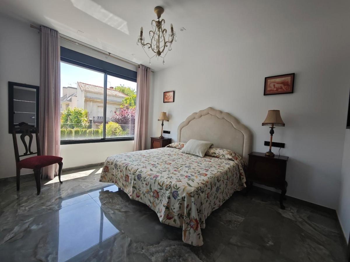Casa Completa De Lujo Con Jardin Y Piscina Compartida Madrid