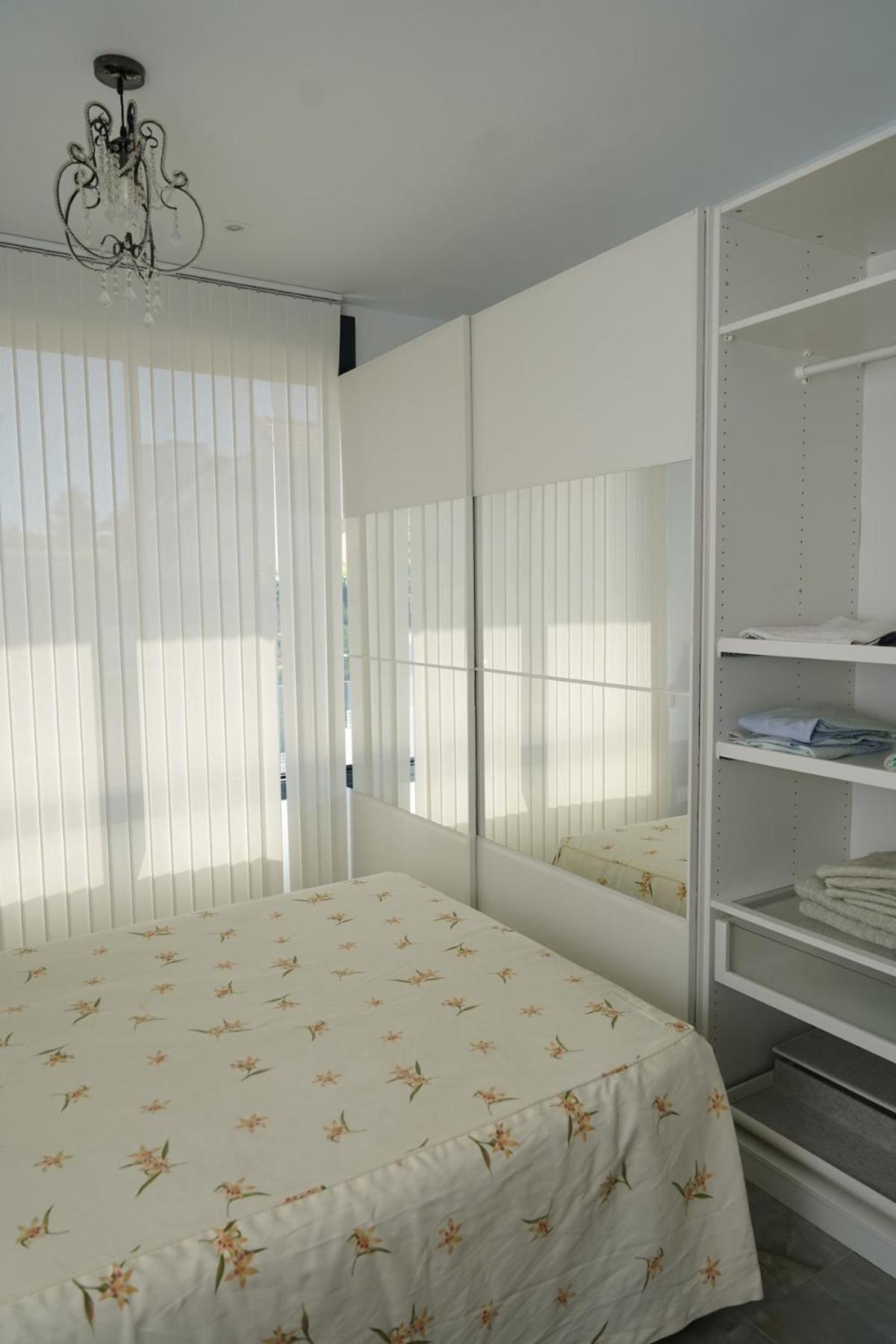 Casa Completa De Lujo Con Jardin Y Piscina Compartida Madrid