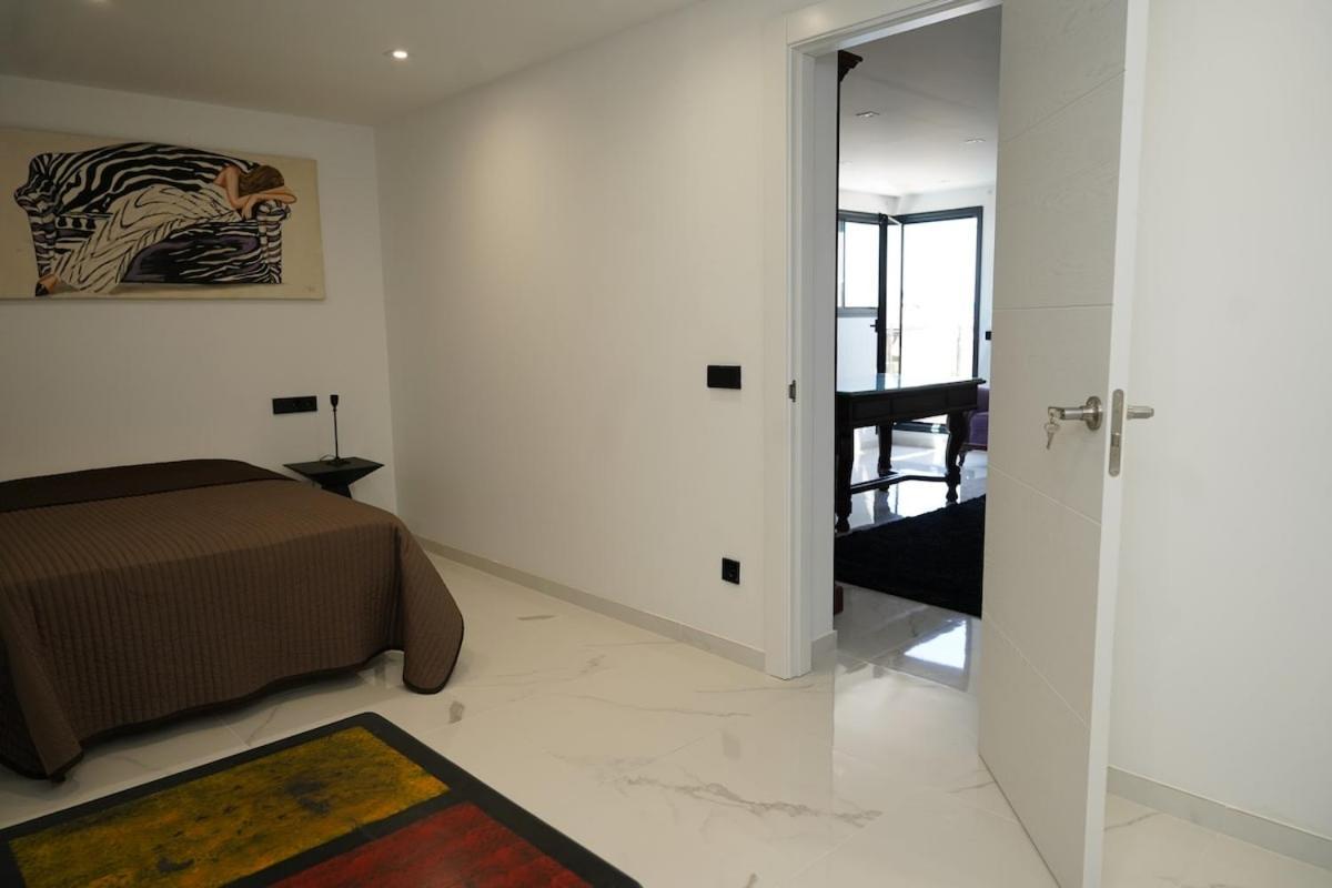 Casa Completa De Lujo Con Jardin Y Piscina Compartida * Madrid