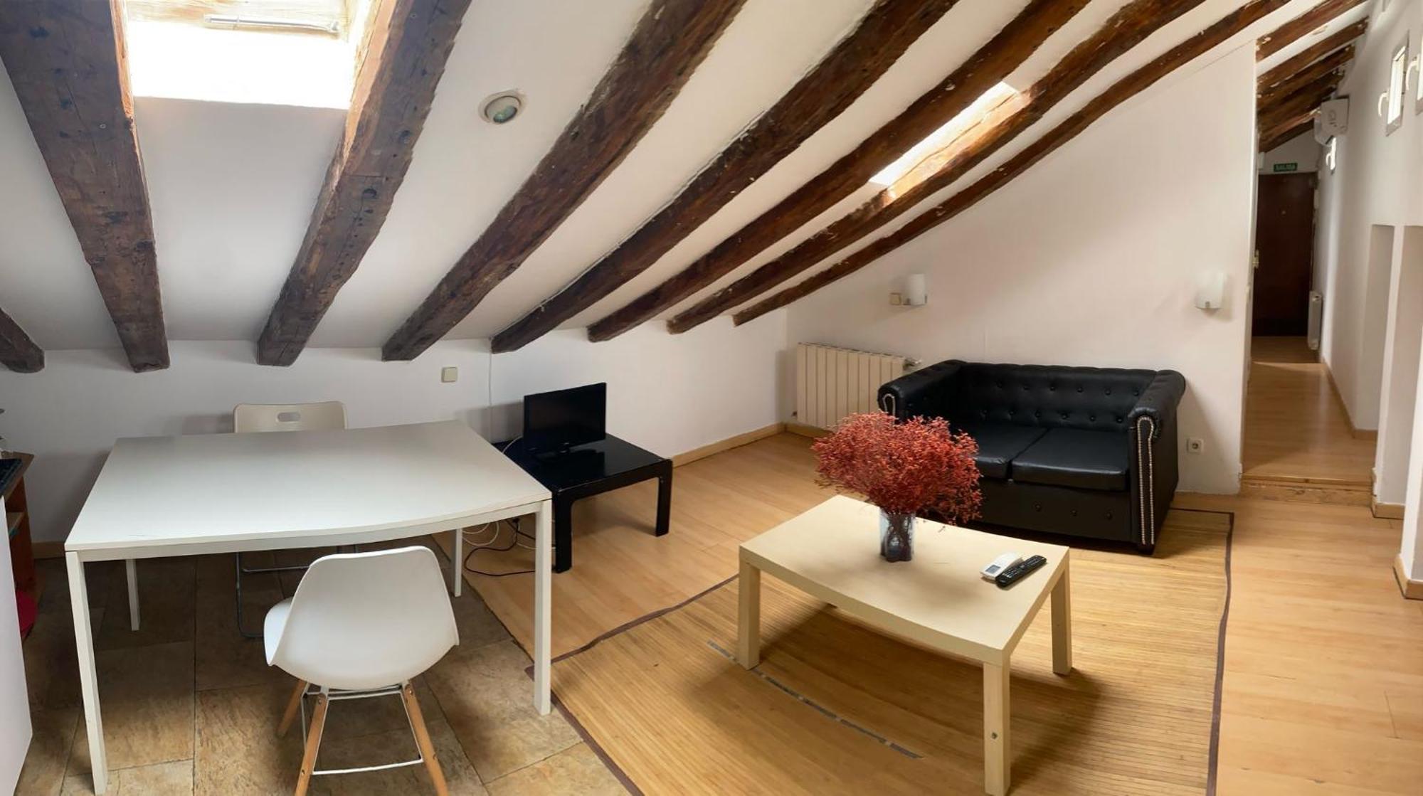 Cozy Romantic Malasana Apartment Madrid