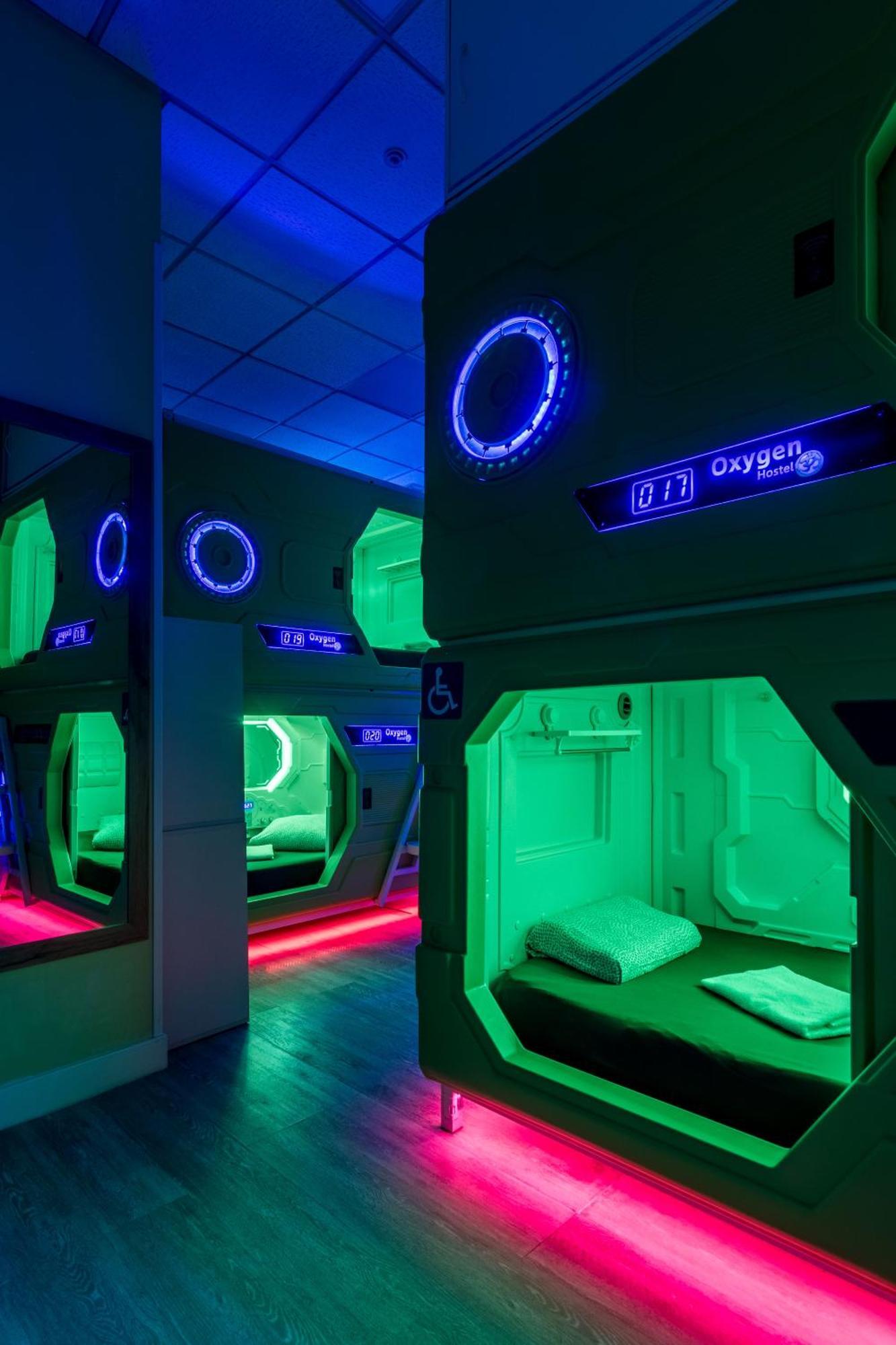 Oxygen Capsula Hostal *