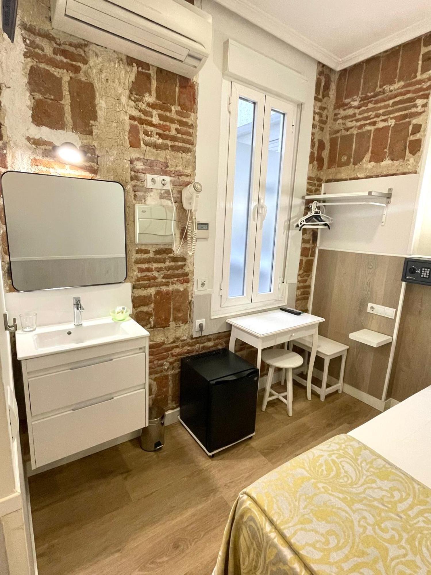 Hostal Madrid 3*