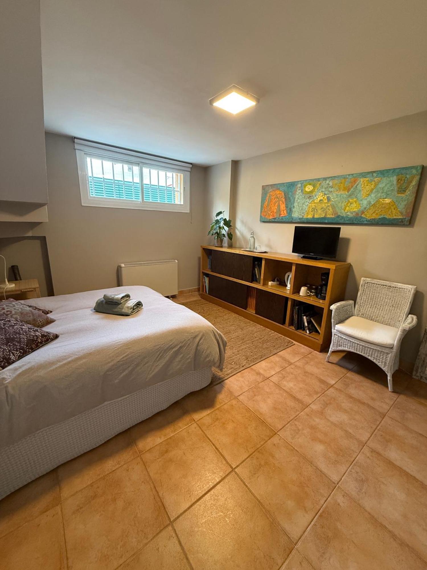 Gasthof A 5 Minutos De Ifema Y 10 Del Aeropuerto, Habitacion Y Bano Privado Con Entrada Independiente *