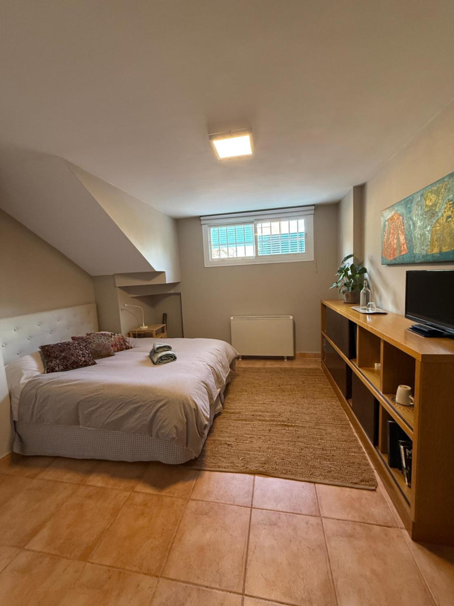 A 5 Minutos De Ifema Y 10 Del Aeropuerto, Habitacion Y Bano Privado Con Entrada Independiente Gasthof *