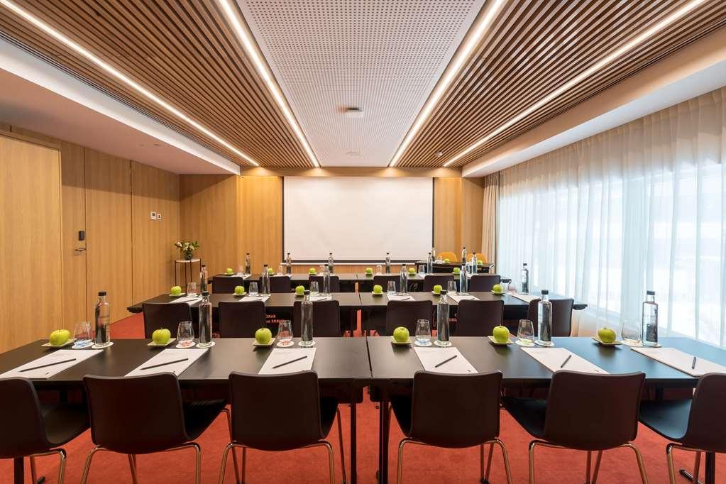 Barcelo Torre De 5* Madrid