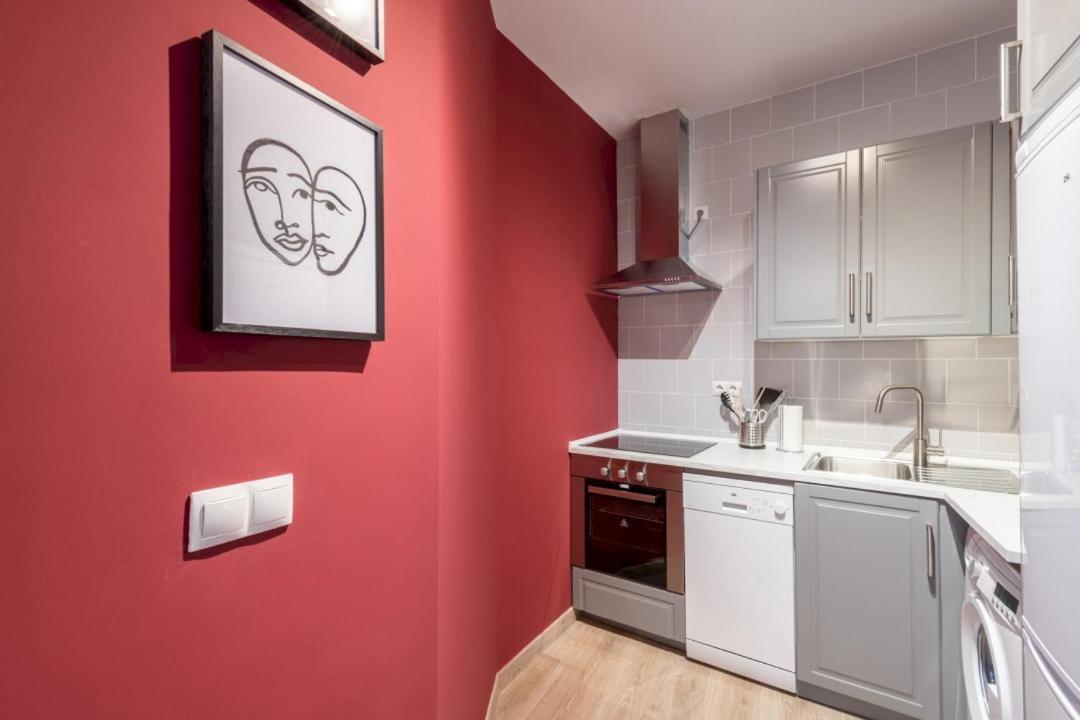 3 Bedrooms 1 Bathroom Furnished - Lavapies- Mintystay Madri
