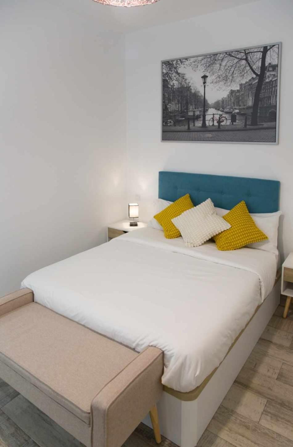Lujosa En Cortes Appartement