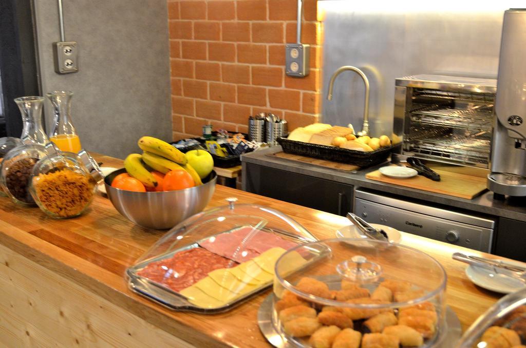 Far Atocha Hostel