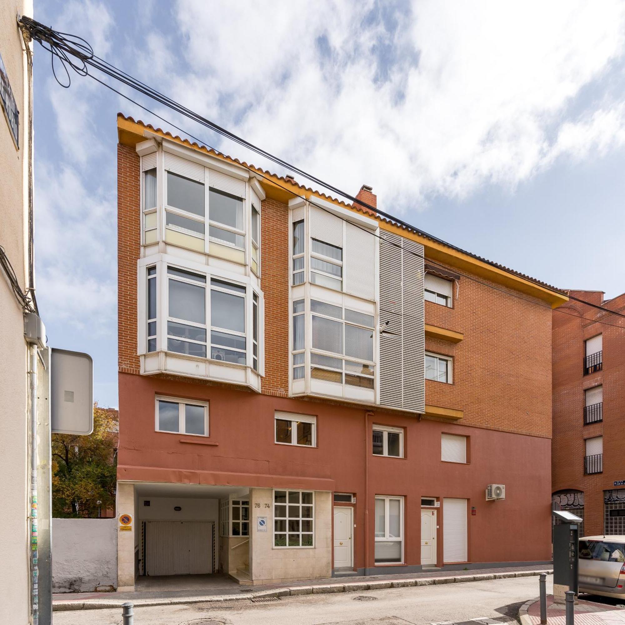Modern And Wide- 3bd 2,5 Bth- Plaza Castilla *