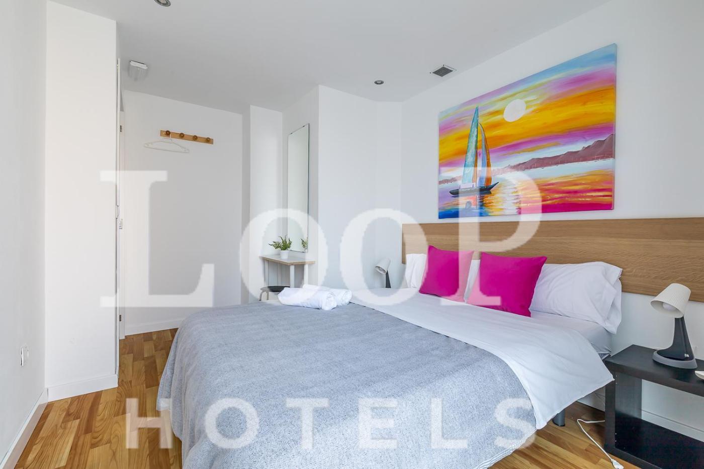 Loop America Auto-Check In Apartment *