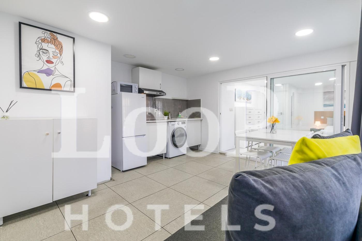 Loop America Auto-Check In Apartment