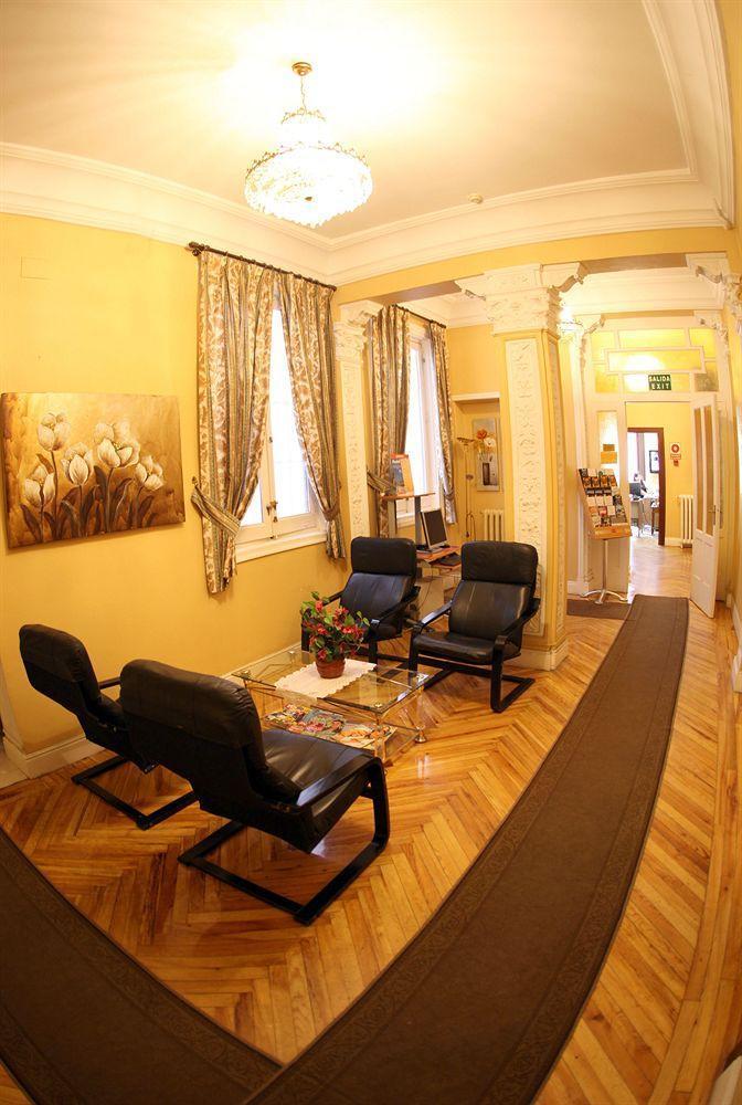 Atocha Almudena Martin Gasthof 2*