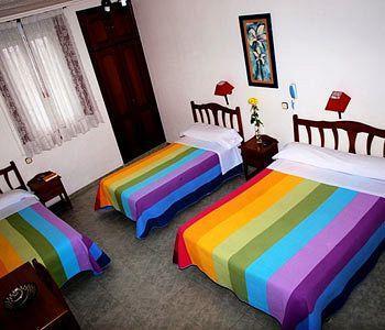 Pensión Pretoria 2*
