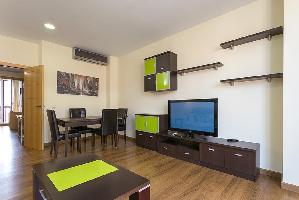 Center Apartment *