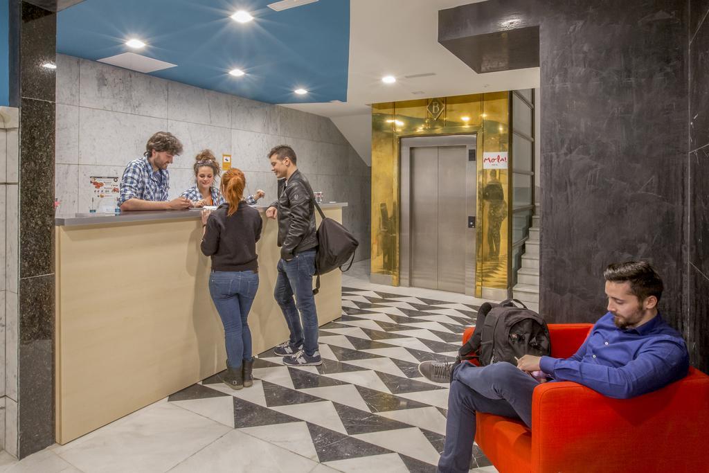 Hostel Mola