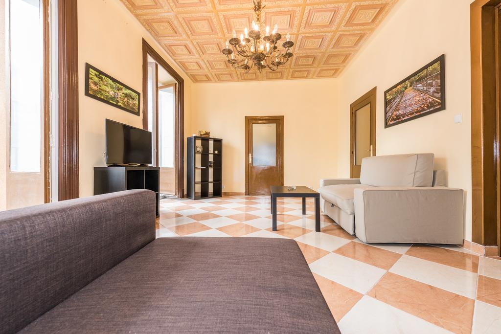Grand Latina Apartment *