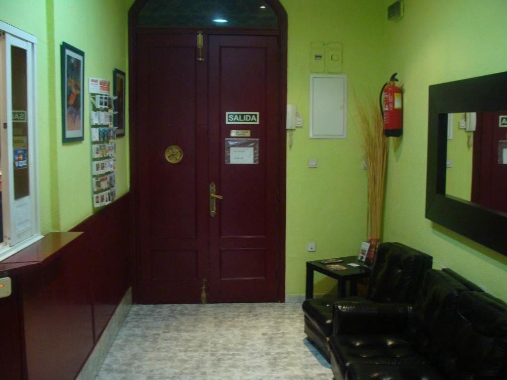 Inter Puerta Del Sol Auto Check In Guest house 3*