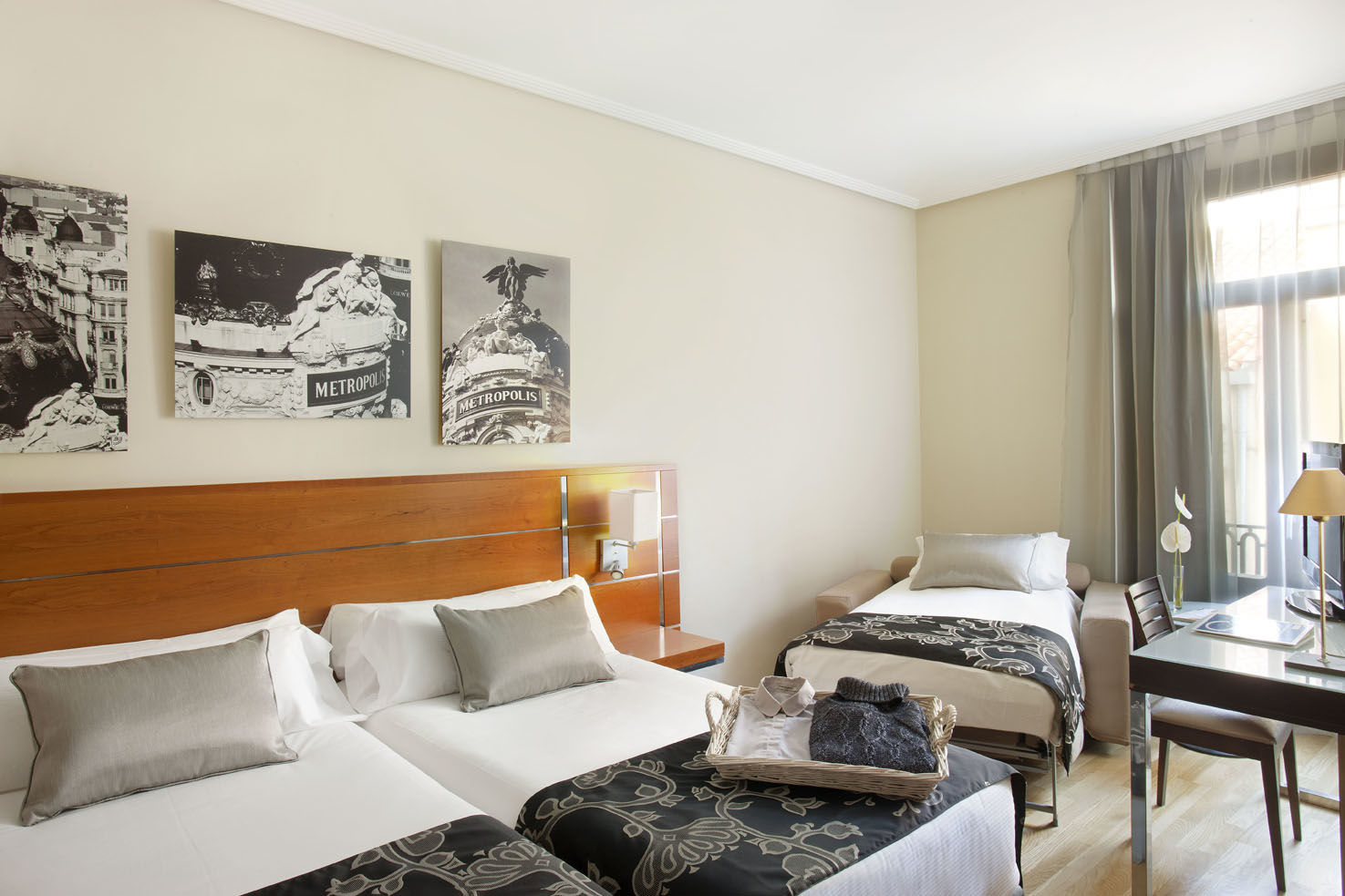 Hotel Boutique H10 De La Reina Madrid