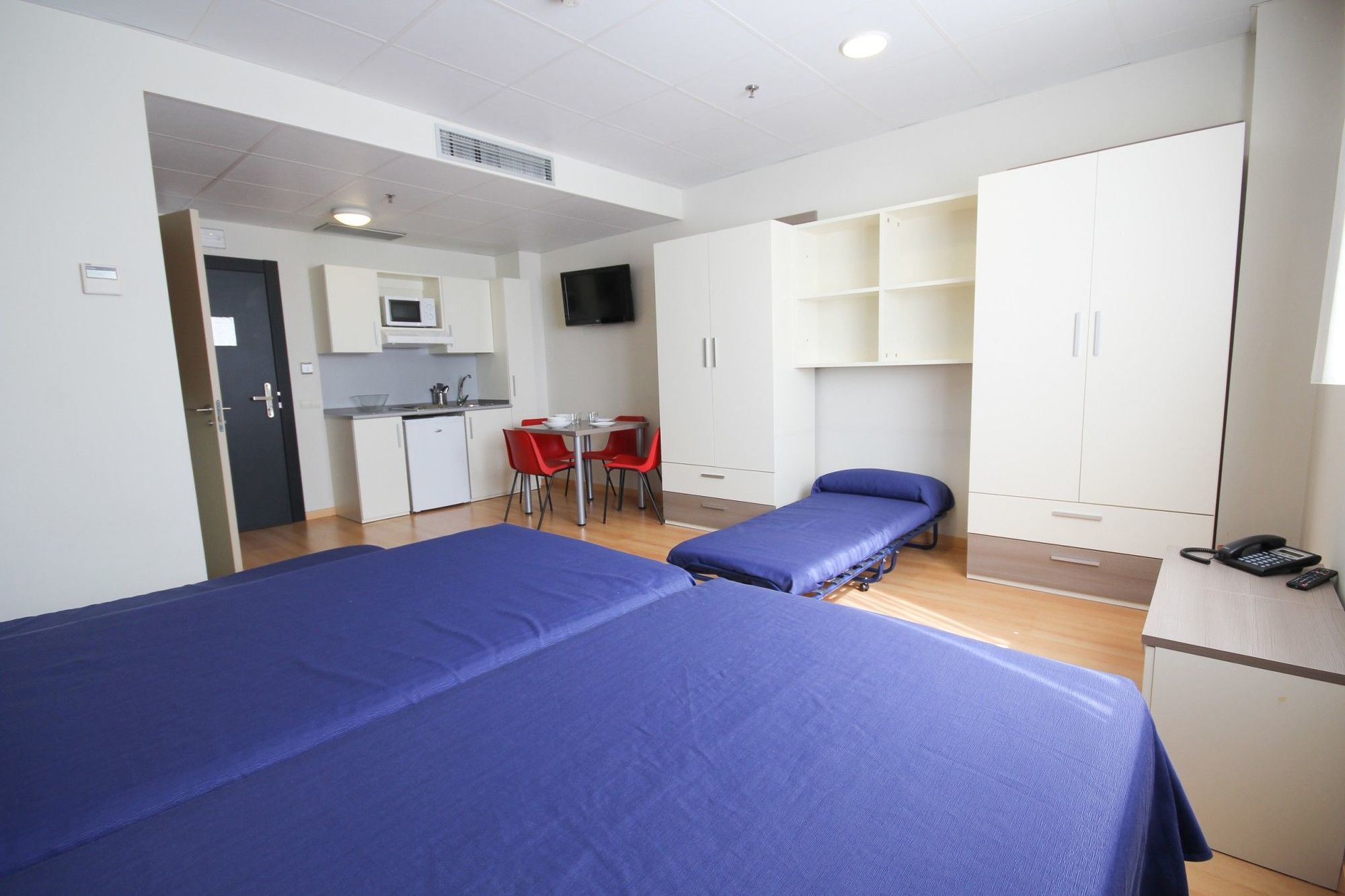 Gasthof Vertice Roomspace Madrid