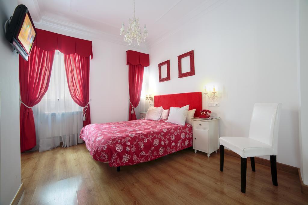Casa de hóspedes Adria Santa Ana 3*
