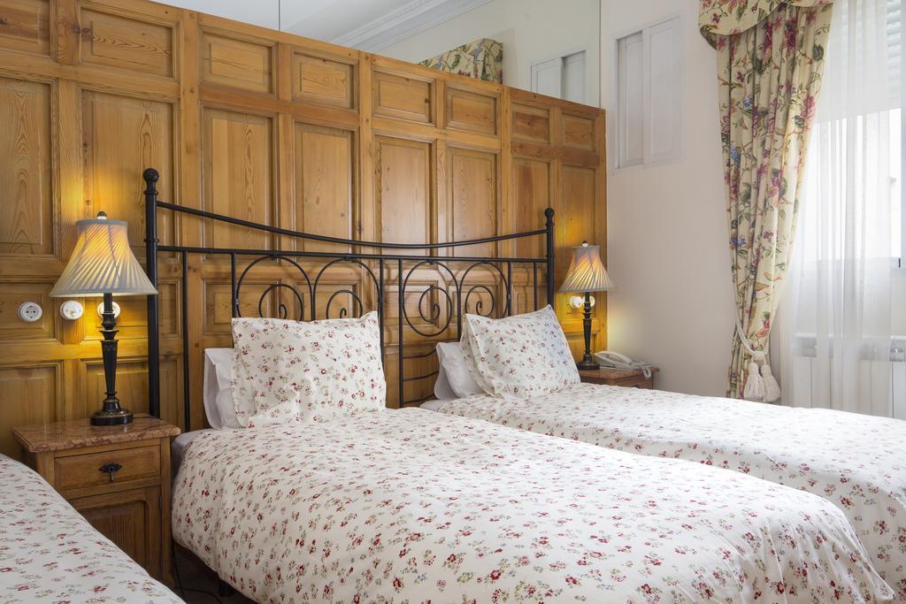 Casa de hóspedes Adria Santa Ana 3*