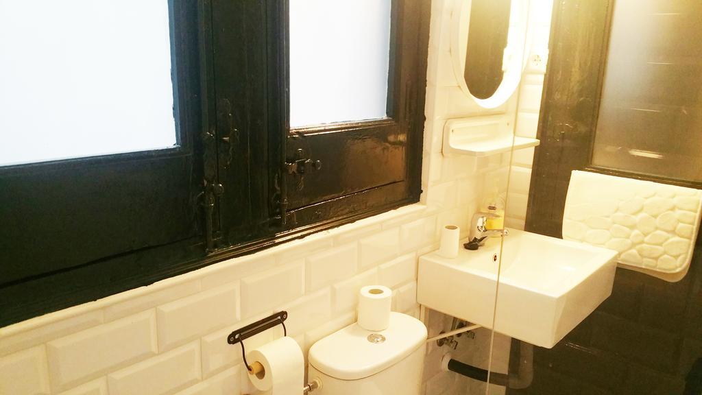 Apartment Artist *