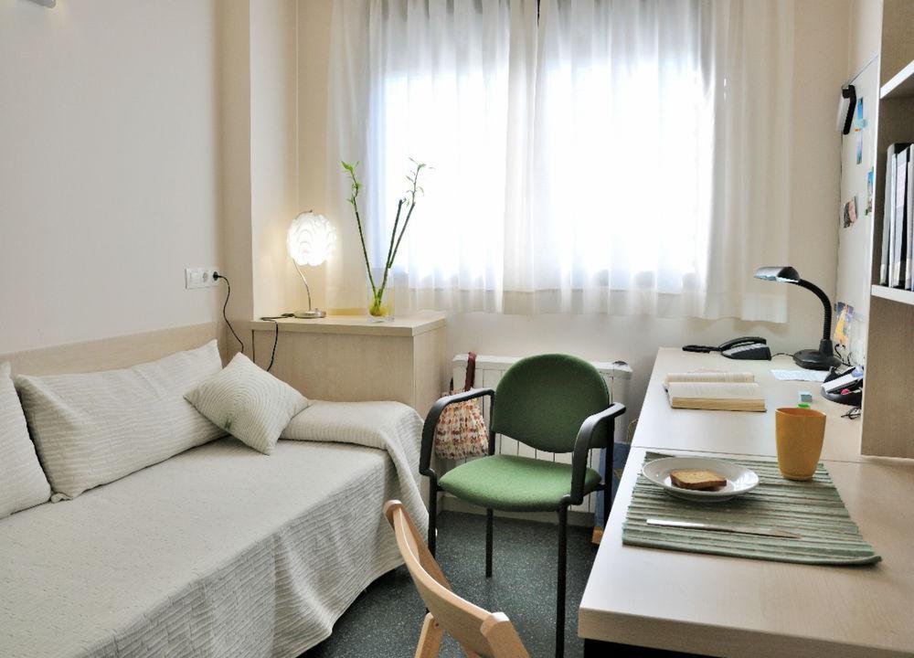 Residencia Universitaria Resa Erasmo Appartement