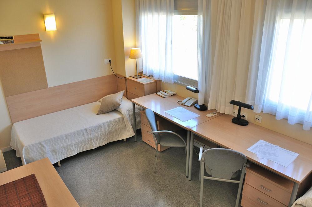 Residencia Universitaria Resa Erasmo * Madrid