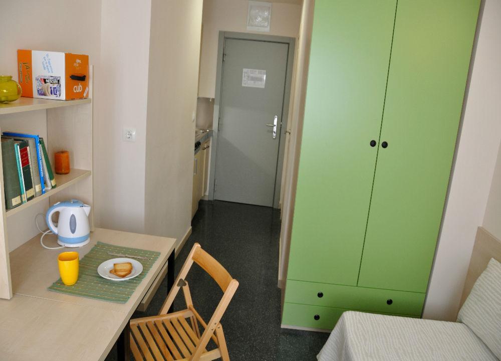 Residencia Universitaria Resa Erasmo Appartement *