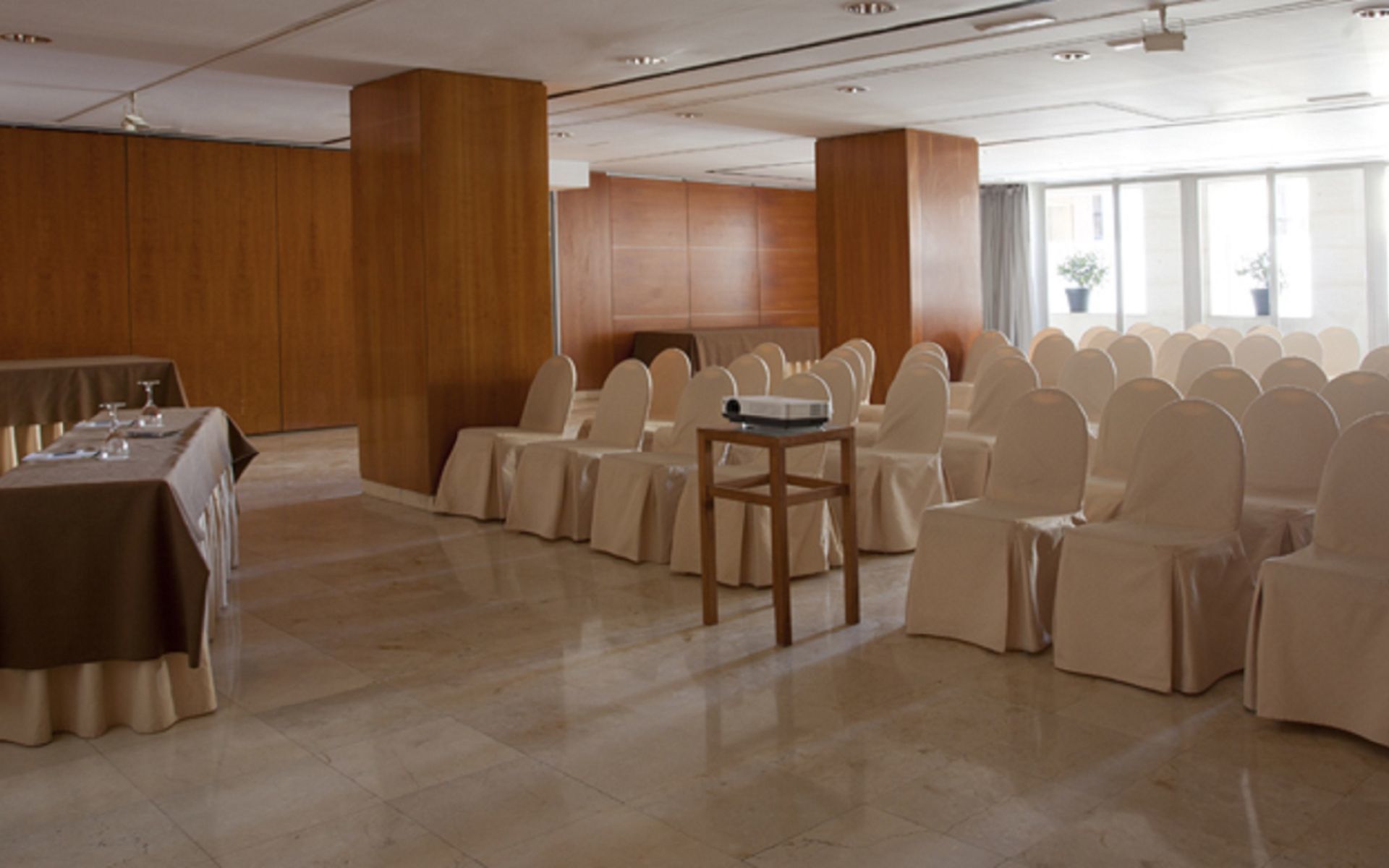 Nh Collection Colon Hotel 4*