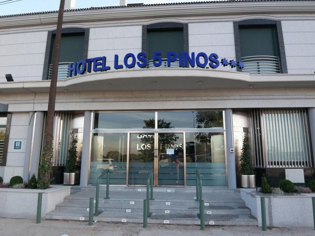 5 Pinos Hotel