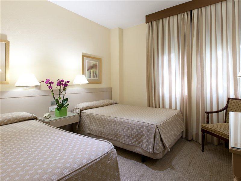 Aparthotel Espahotel Plaza Basilica