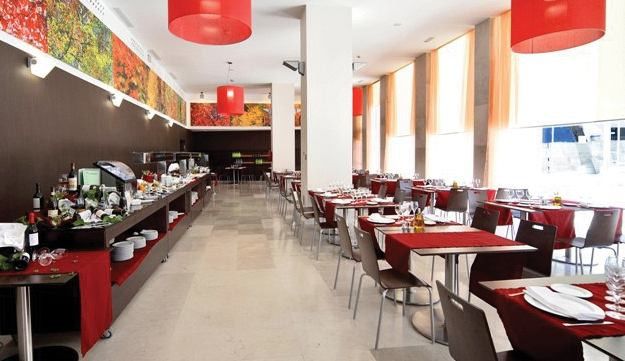 Occidental Este Hotel