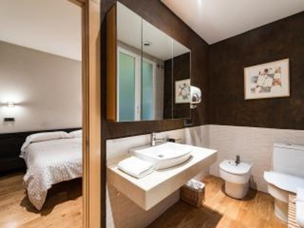 Great Apartment Near Plaza Mayor Large Groups *