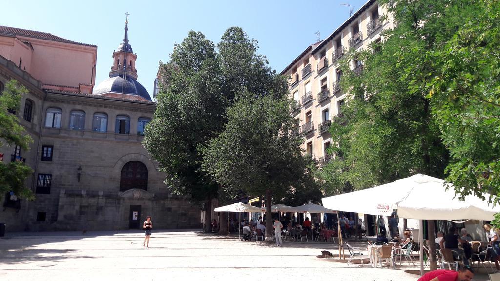Plaza De La Paja Regio * Madrid