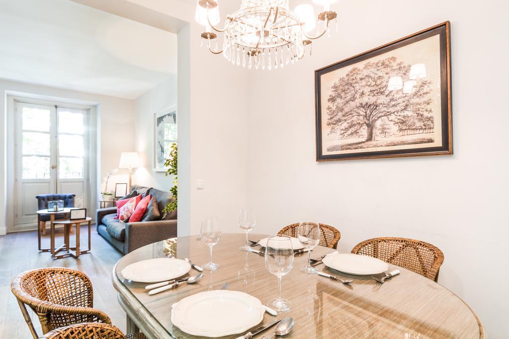 Pyr Select Plaza Santa Ana Apartment