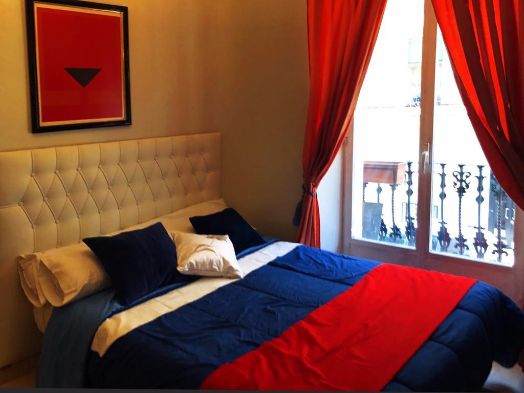 Bookingham ★apartaments & Appartement Madrid