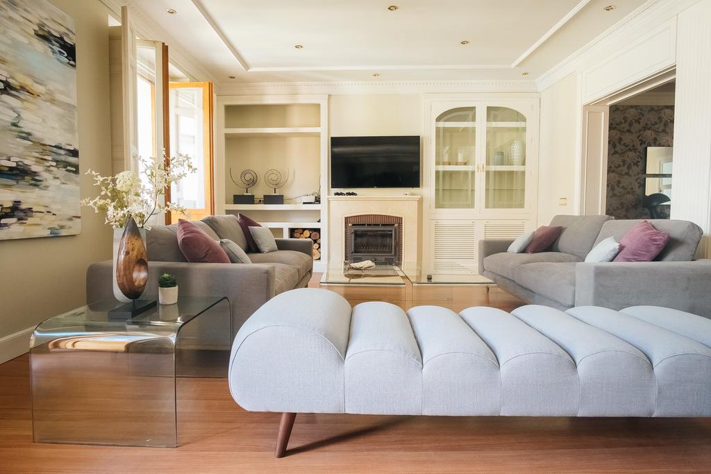 Appartement 300m² 5 Slaapkamer, 4 Privé Badkamer In Centrum