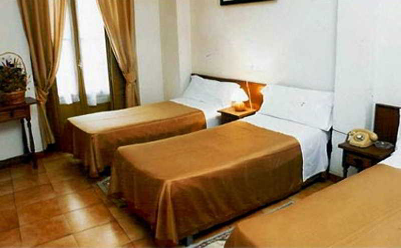 Nuria Hotel 2*