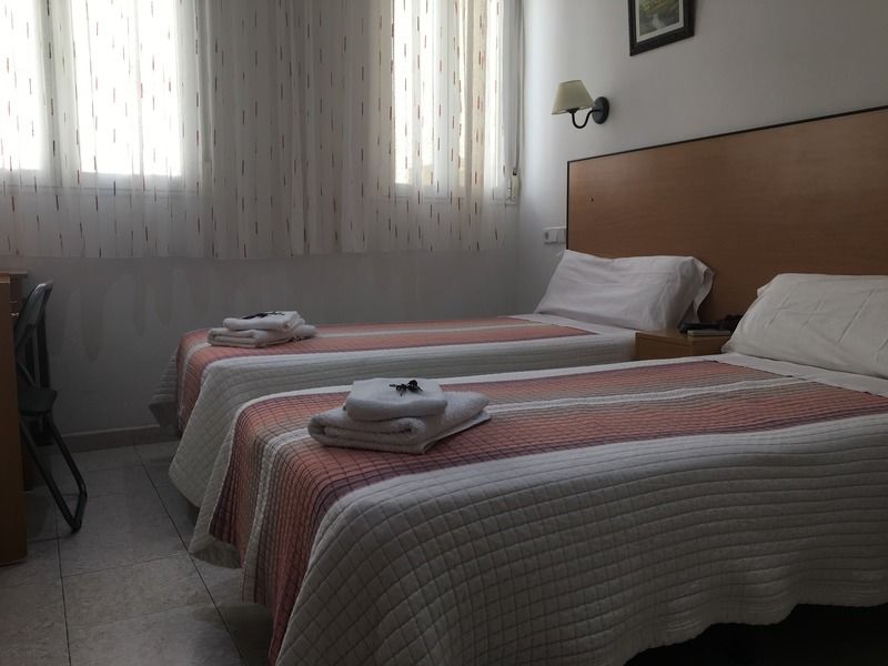 Hostal Lido Hotel *
