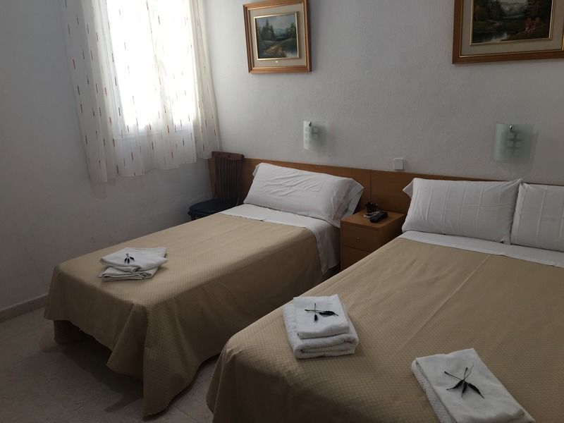 Hostal Lido Hotel *