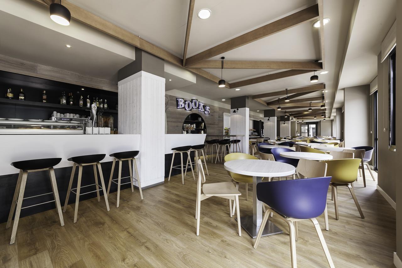 Compostela Aparthotel 3*