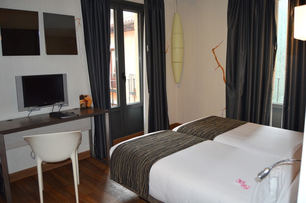 Hotel Petit Palace Posada Del Peine 4*