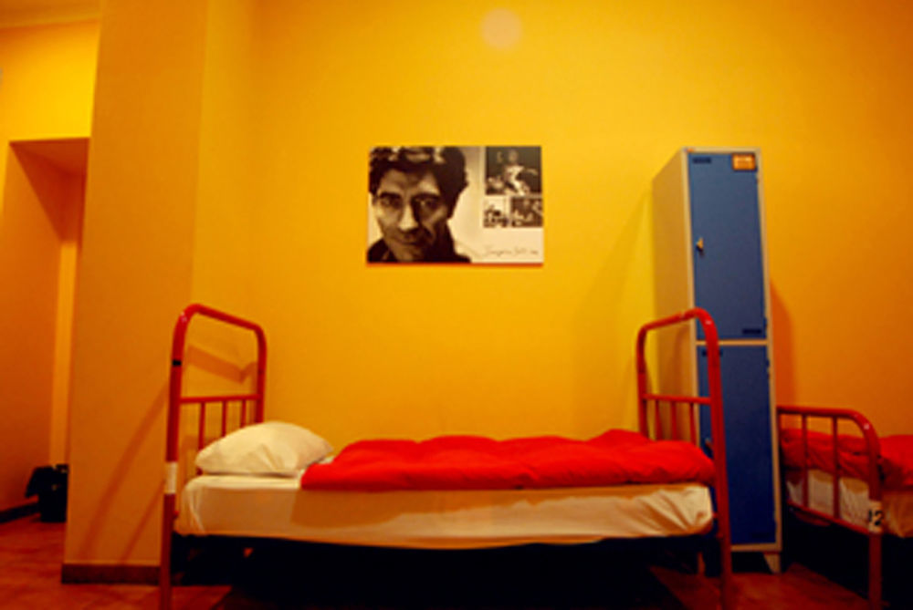 Way Hostal *
