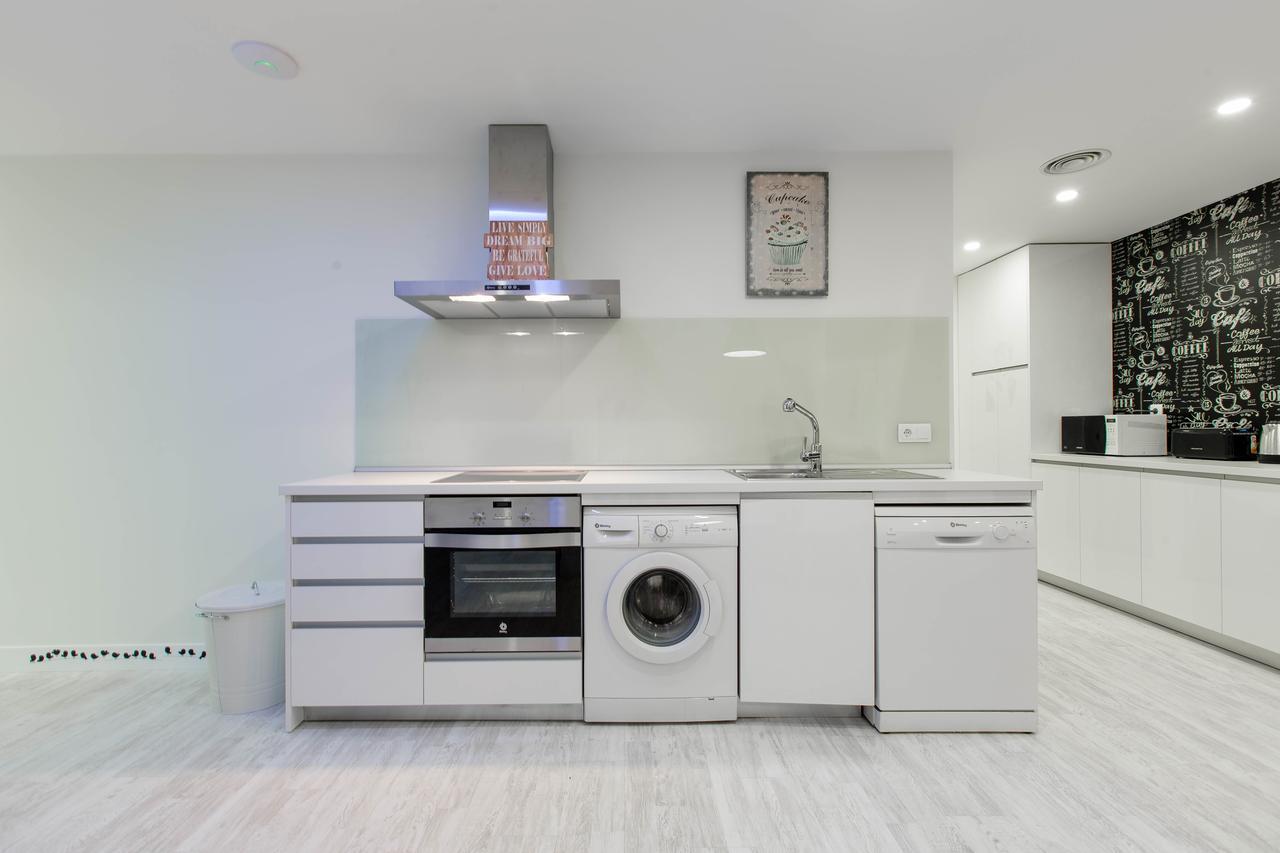 Apartment Bookinmadrid Com - Cascorro Sq 18 Pax Madrid