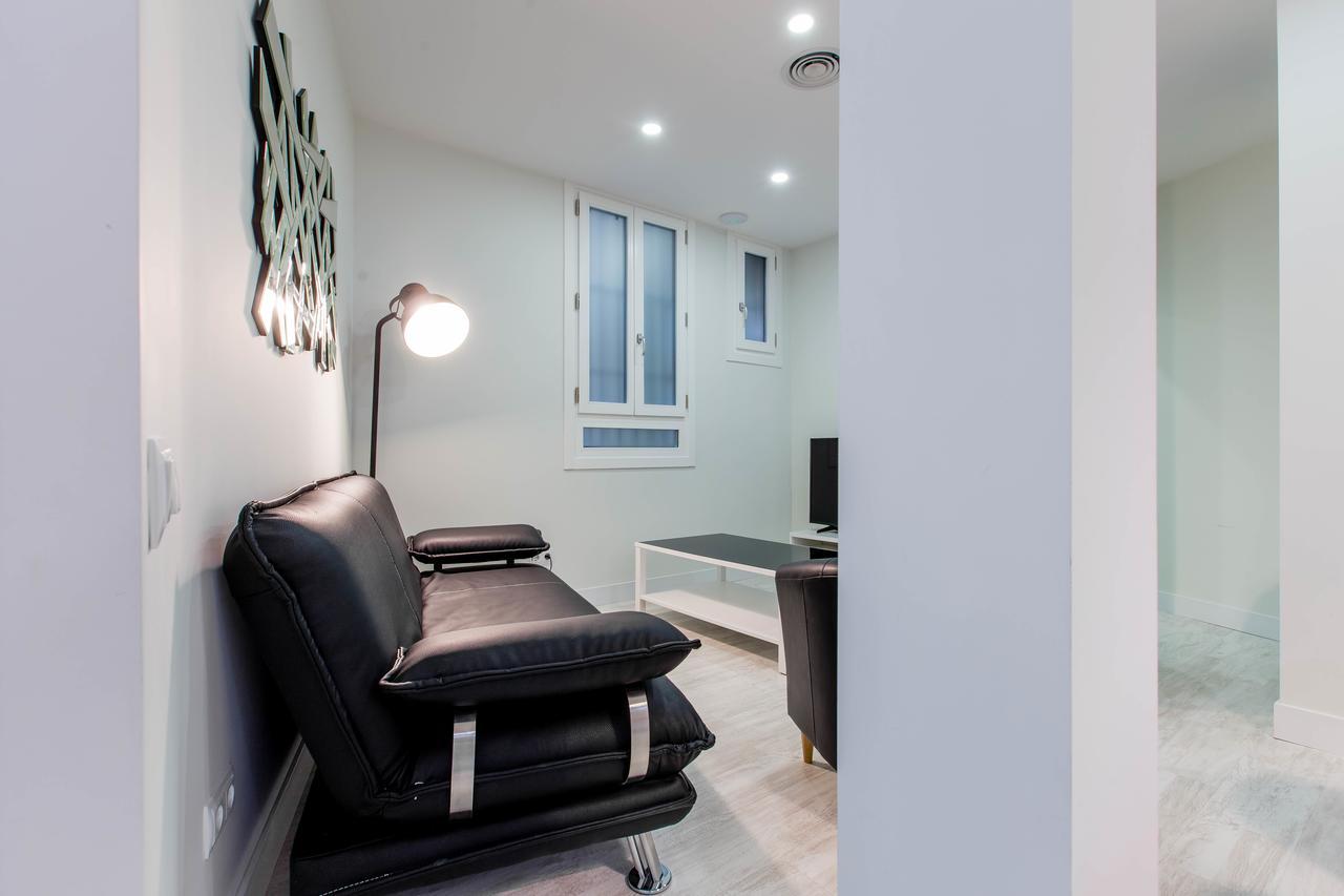 Bookinmadrid Com - Cascorro Sq 18 Pax Madrid