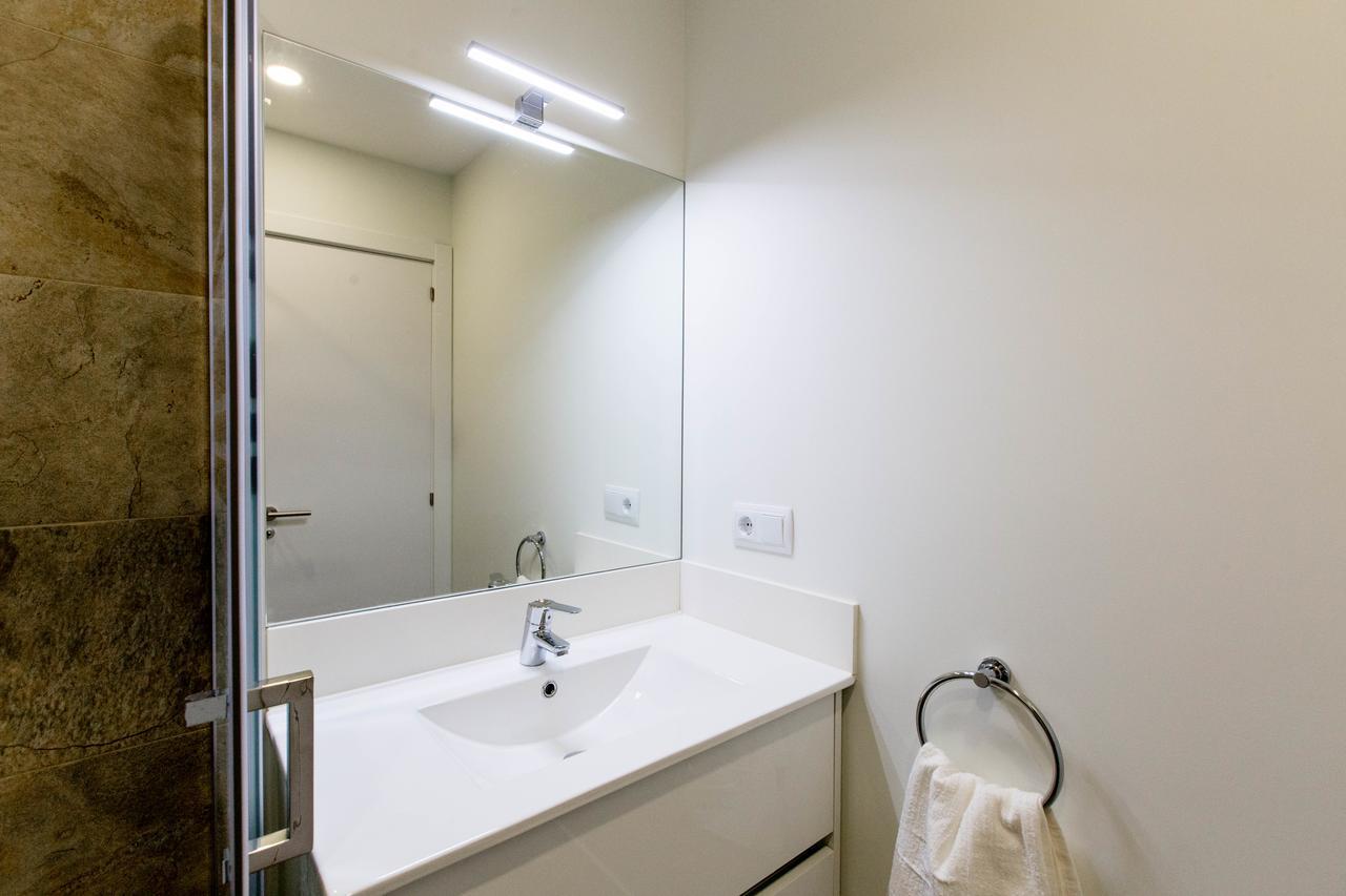 Bookinmadrid Com - Cascorro Sq 18 Pax * Madrid
