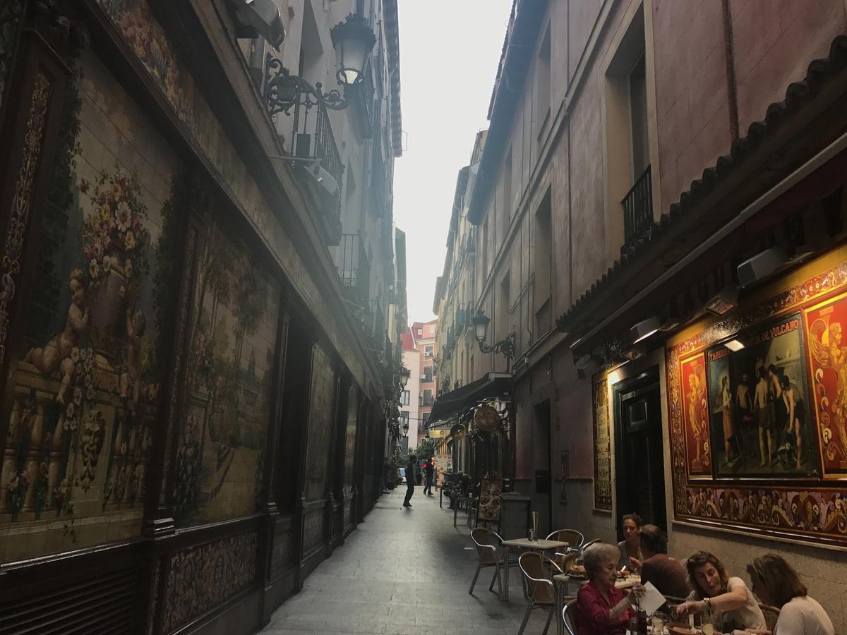 El Botones - Puerta Del Sol * Madri