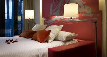 We Love Hotel